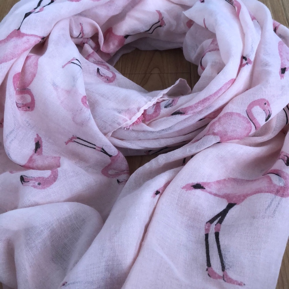 2 Chic Flamingo Tassel Scarf